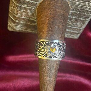 Vintage-Style Floral Scroll Ring in Mixed Metal 🌻✨